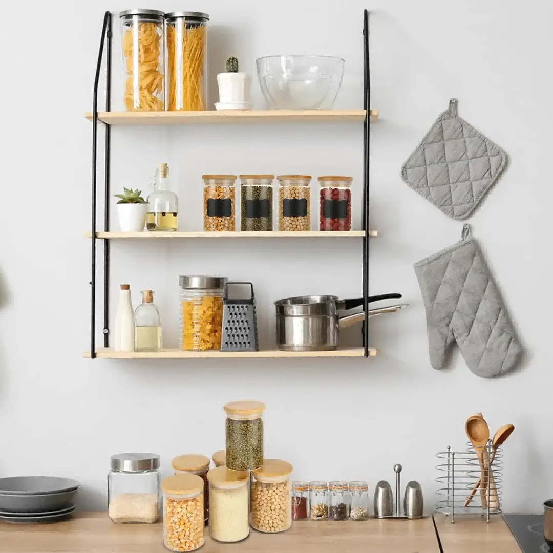 带盖的透明储存罐 带盖的透明储存罐